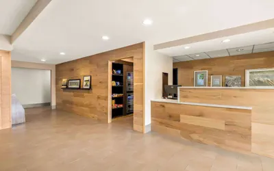 Photo 3 - Country Inn & Suites by Radisson, LSU/Medical Corridor