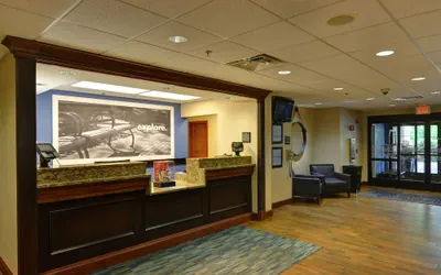 Photo 4 - Hampton Inn Franklin/Milford