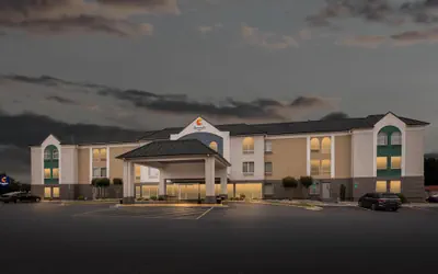 Photo 2 - Comfort Inn Ruther Glen near Kings Dominion
