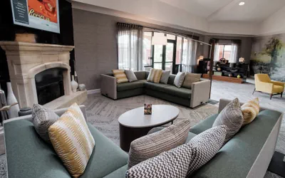 Photo 2 - Courtyard by Marriott Hickory