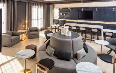 Photo 3 - Doubletree By Hilton Boston Logan Airport Chelsea