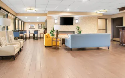 Photo 5 - Comfort Inn Detroit Downtown