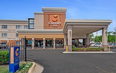 Photo 2 - Comfort Inn Detroit Downtown