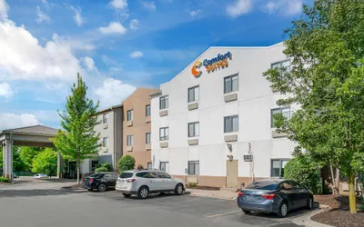 Photo 2 - Comfort Suites Auburn Hills-Detroit