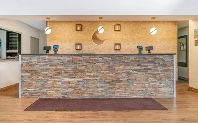 Photo 4 - Comfort Suites Auburn Hills-Detroit