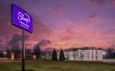 Photo 2 - Sleep Inn & Suites – Oxford – University Area