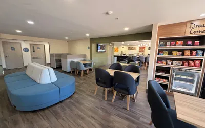 Photo 4 - Sleep Inn & Suites – Oxford – University Area