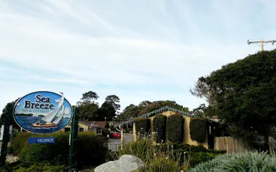 Photo 2 - Sea Breeze Inn And Cottages