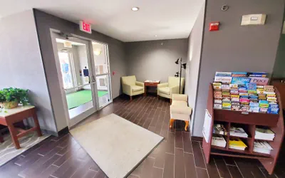 Photo 3 - Americas Best Value Inn & Suites Racine