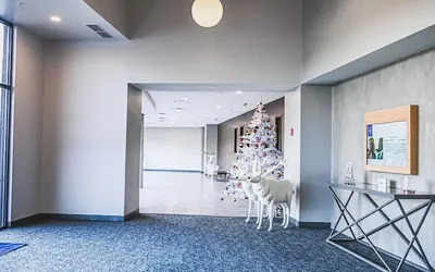 Photo 2 - Delta Hotels by Marriott Cincinnati Sharonville