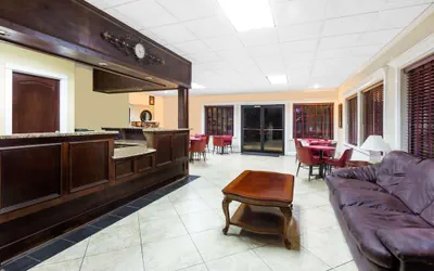 Photo 3 - Travelodge by Wyndham Shreveport LA