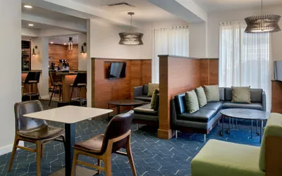 Photo 3 - Courtyard by Marriott Philadelphia Plymouth Meeting
