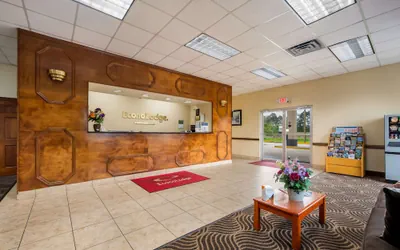 Photo 5 - Econo Lodge Cullman South