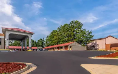 Photo 2 - Americas Best Value Inn Opelika