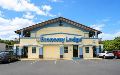 Photo 2 - Economy Lodge by Hotel O Texas City