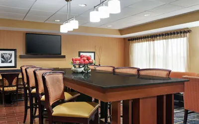 Photo 3 - Hampton Inn Oklahoma City-I-40 E. (Tinker Air Force Base)