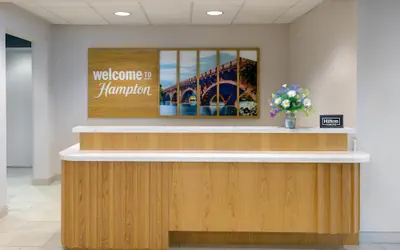 Photo 4 - Hampton Inn & Suites Austin-Airport
