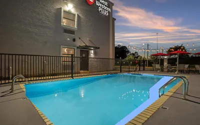 Photo 2 - Best Western Plus D'Iberville