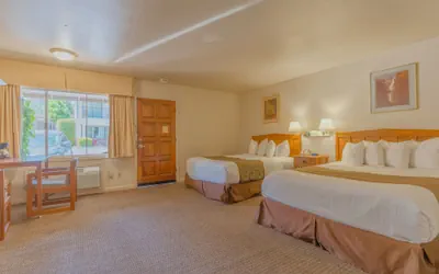 Photo 2 - Mariposa Lodge