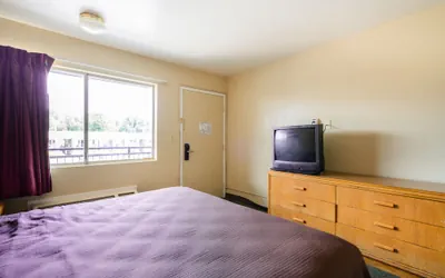 Photo 4 - OYO Hotel Shreveport Airport North