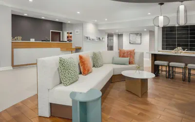 Photo 4 - SpringHill Suites by Marriott Herndon Reston