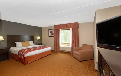 Photo 3 - Baymont by Wyndham Coralville