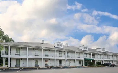 Photo 2 - Quality Inn Bainbridge