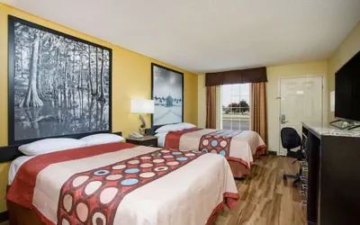 Photo 4 - Super 8 by Wyndham Garner/Clayton/Raleigh