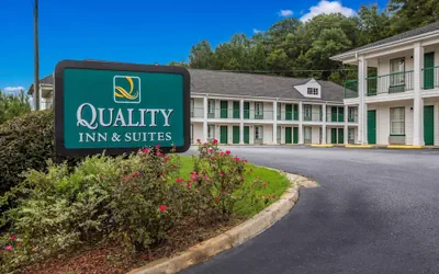 Photo 2 - Quality Inn & Suites Greensboro near Lake Oconee
