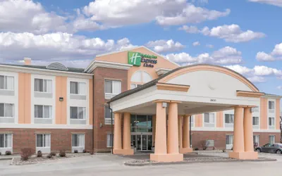 Photo 2 - Holiday Inn Express & Suites Ames by IHG