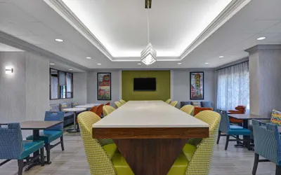 Photo 4 - Hampton Inn Gallatin