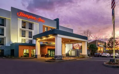Photo 2 - Hampton Inn Eugene