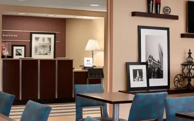 Photo 4 - Hampton Inn Boston/Braintree