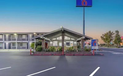 Photo 2 - Motel 6 Willows, CA