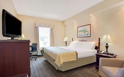 Photo 4 - Baymont by Wyndham Pearl