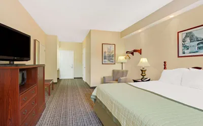 Photo 5 - Baymont by Wyndham Pearl