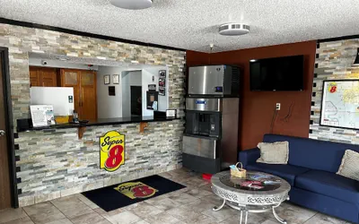 Photo 4 - Super 8 by Wyndham Boone