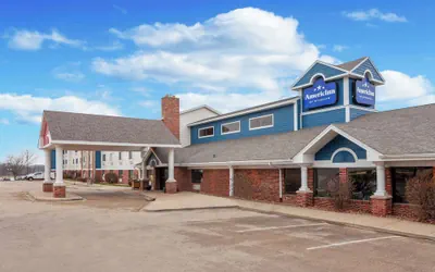 Photo 2 - AmericInn by Wyndham Peoria