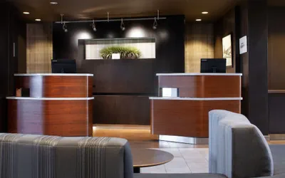 Photo 3 - Courtyard by Marriott Oakland Airport