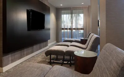 Photo 4 - Courtyard by Marriott Oakland Airport