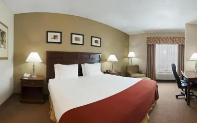 Photo 5 - Holiday Inn Express Hotel & Suites by IHG