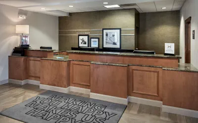 Photo 4 - Hampton Inn Boston - Logan Airport