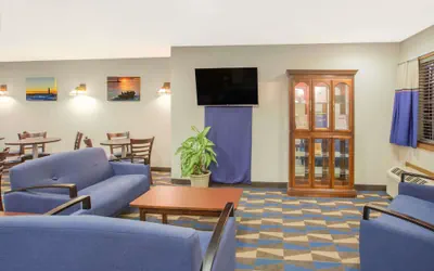 Photo 2 - Microtel Inn & Suites by Wyndham Manistee