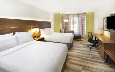 Photo 4 - Holiday Inn Express and Suites Fisherman's Wharf by IHG