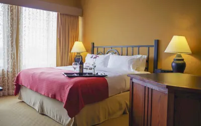 Photo 3 - Holiday Inn Pewaukee - Milwaukee West by IHG