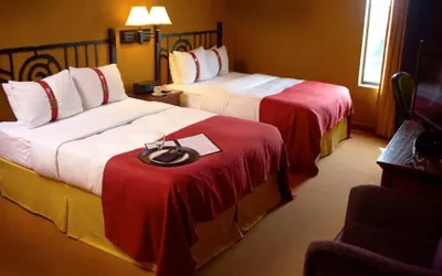 Photo 2 - Holiday Inn Pewaukee - Milwaukee West by IHG