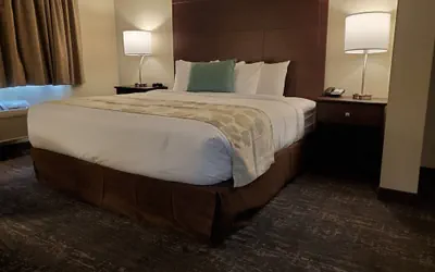 Photo 3 - Cobblestone Suites Oshkosh
