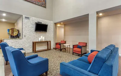 Photo 3 - Comfort Suites Cordova