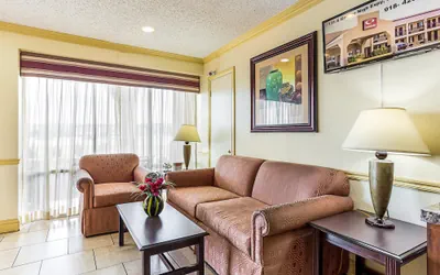 Photo 5 - Econo Lodge McAlester