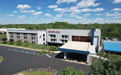 Photo 2 - Hampton Inn Flemington